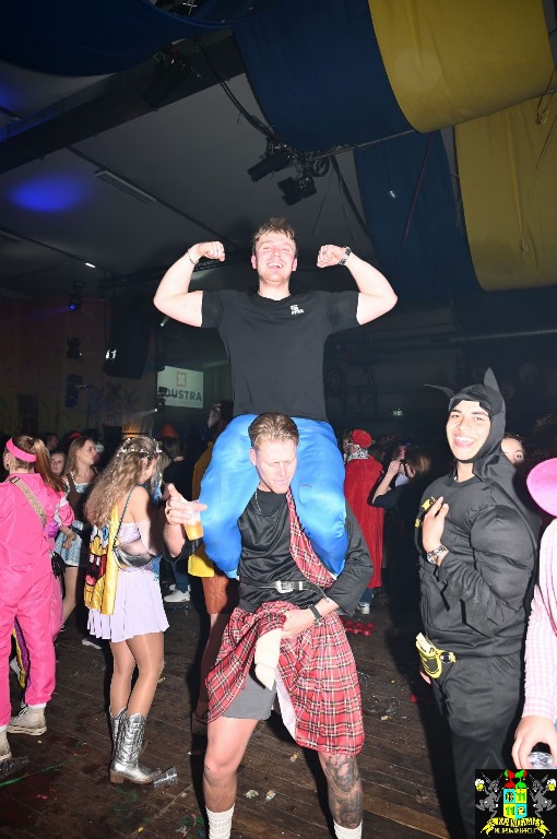 ../Images/Zaterdagavond carnaval 2025 174.jpg